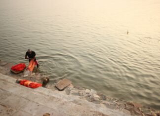 Le Gange : le fleuve sacré de l’hindouisme Le Gange le fleuve sacré de l'hindouisme