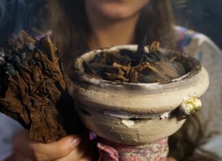 Les chamans guérisseurs, entre tradition et pratiques contemporaines Les chamans guérisseurs, entre tradition et pratiques contemporaines